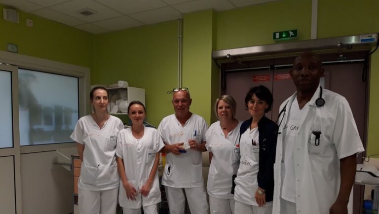 Photo du personnel médical des urgences du centre hospitalier de Figeac