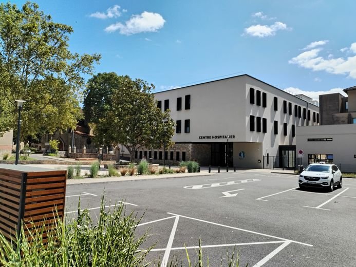 Photo du parking du centre hospitalier de Figeac